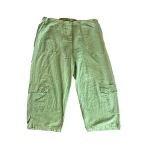 ⭐️ Light green cotton cropped pants with pockets- size XL